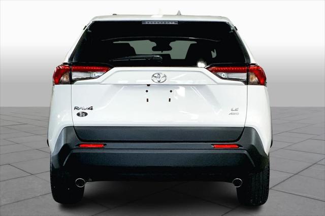 2022 toyota rav4 le