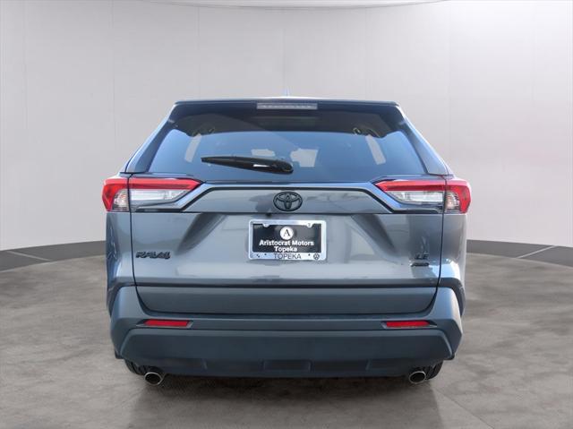 2021 toyota rav4 le