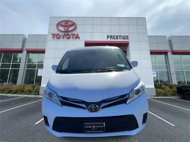 2018 toyota sienna le