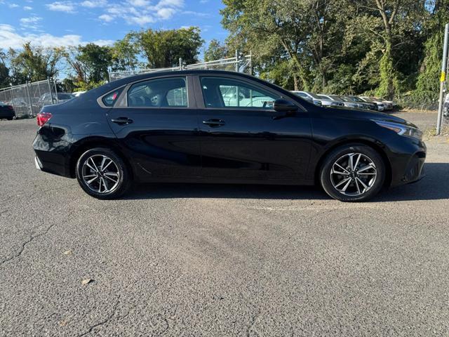 2022 kia forte lxs