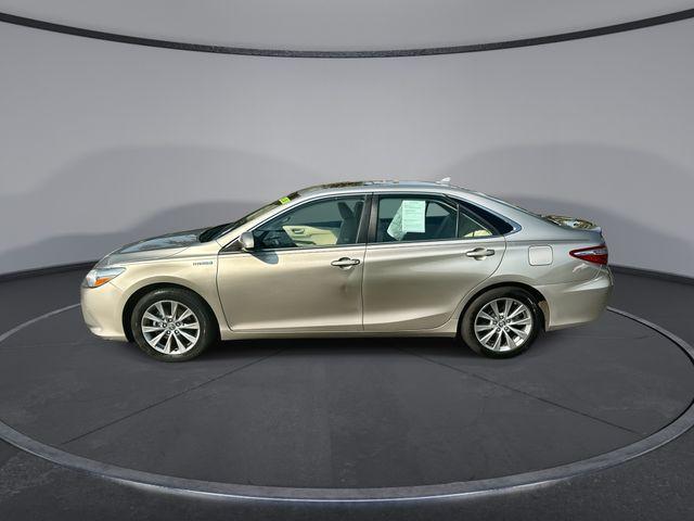 2016 toyota camry hybrid se