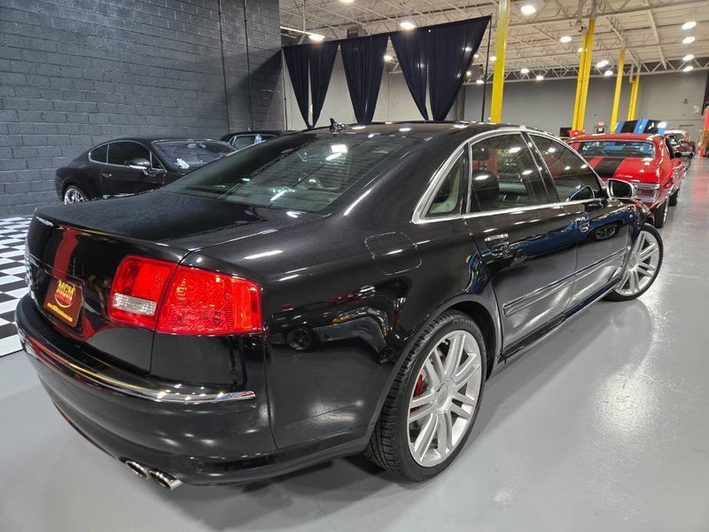 2007 audi s8 4dr sedan
