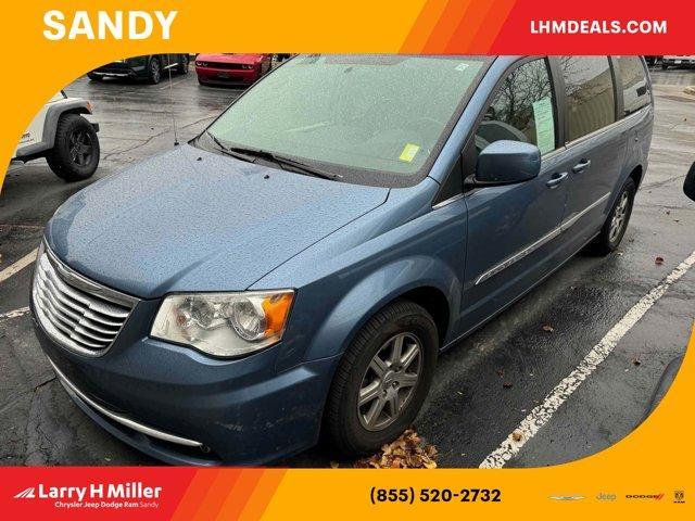 2012 chrysler town & country touring