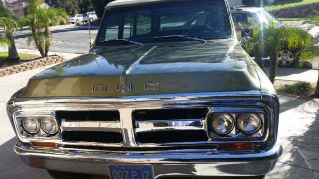 1972 gmc suburban c2500