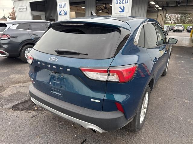 2020 ford escape se