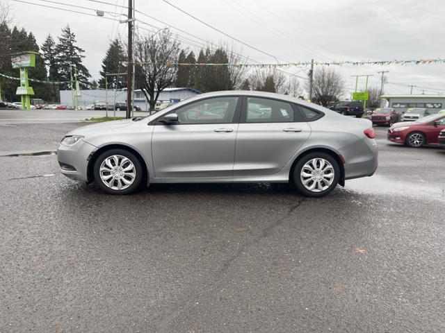 2016 chrysler 200 s