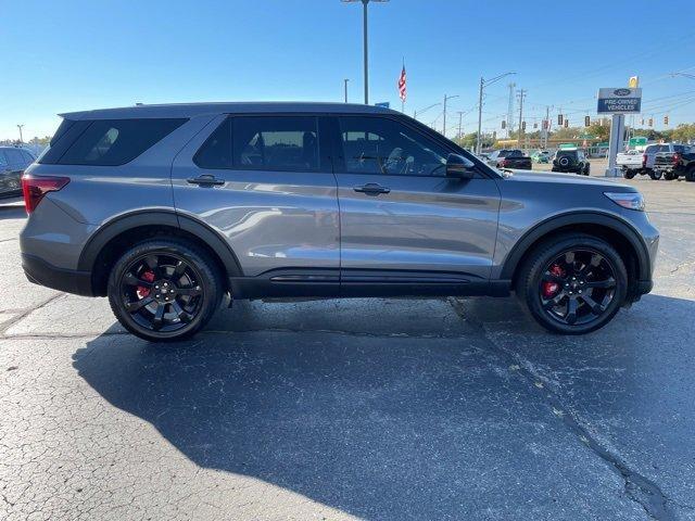 2022 ford explorer st