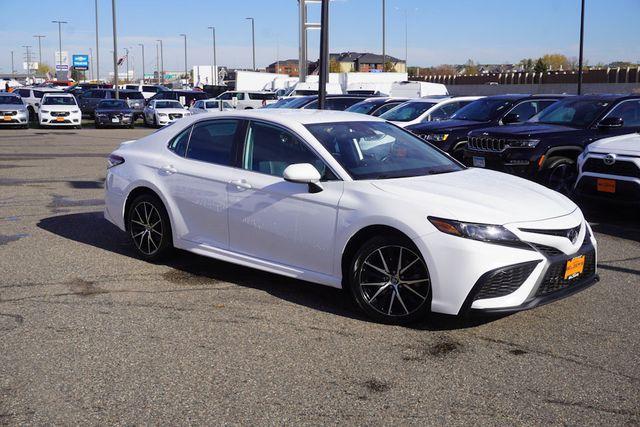 2021 toyota camry se