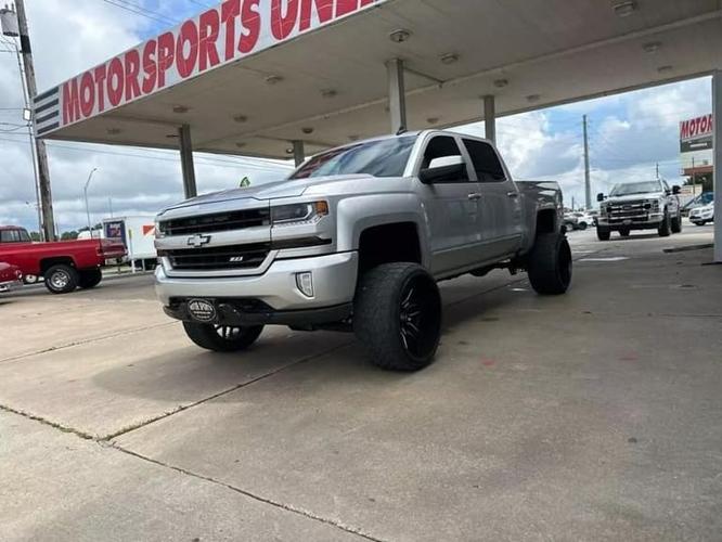 2017 chevrolet silverado 1500 crew cab lt pickup 4d 5 3/4 ft in bache, oklahoma