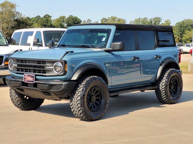 2022 ford bronco base