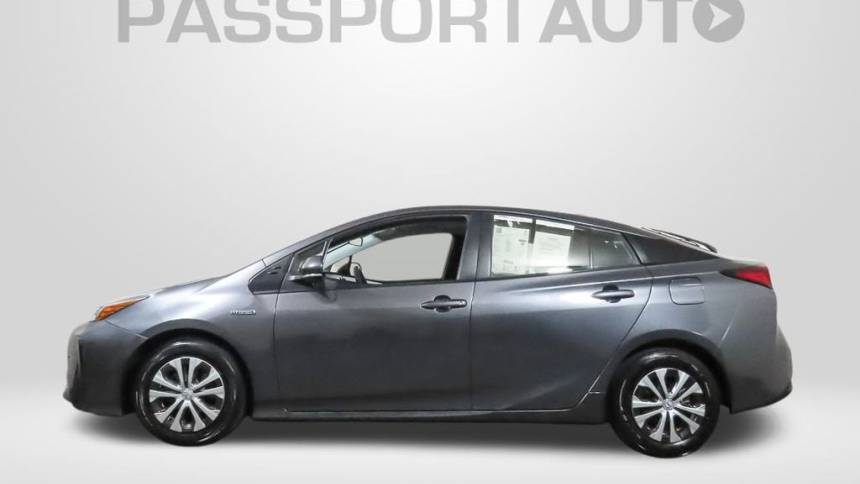 2022 toyota prius le