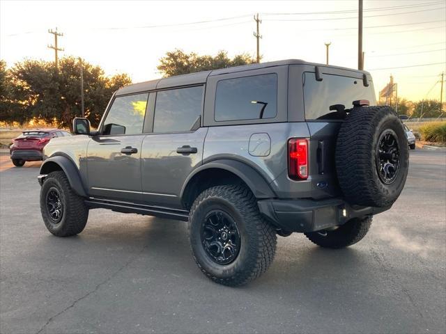 2022 ford bronco black diamond