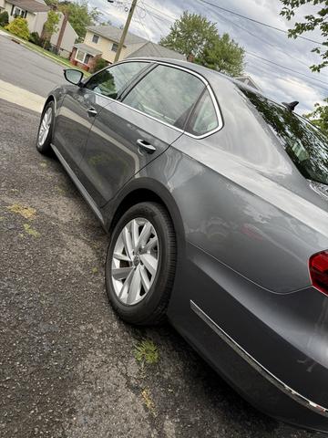 2018 volkswagen passat 2.0t se w/technology
