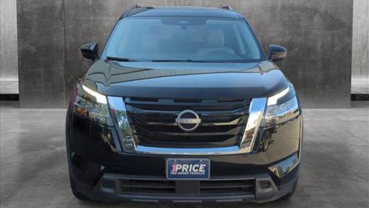 2022 Nissan Pathfinder sv