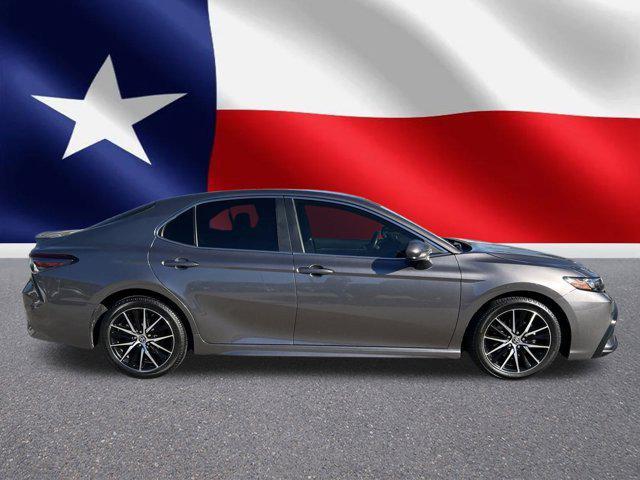 2021 toyota camry se