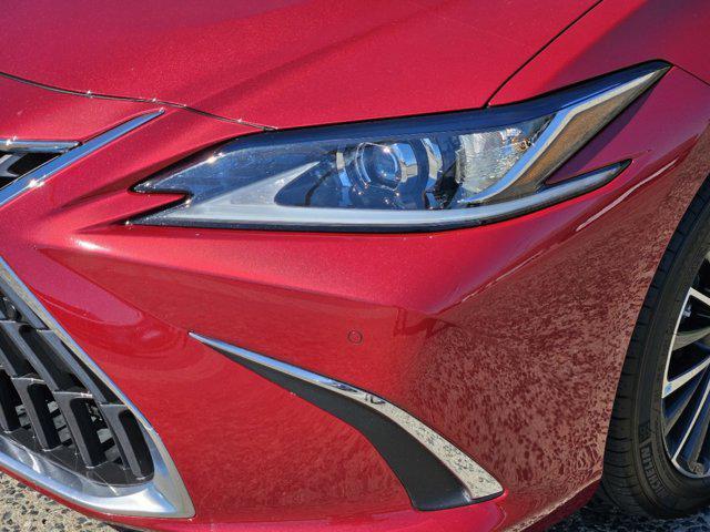 2023 lexus es 300h premium