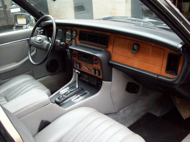 1985 jaguar xj6, wire wheels, sunroof, leather