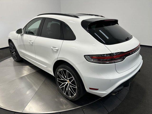 2024 porsche macan base