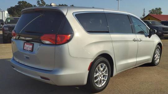 2023 Chrysler Voyager