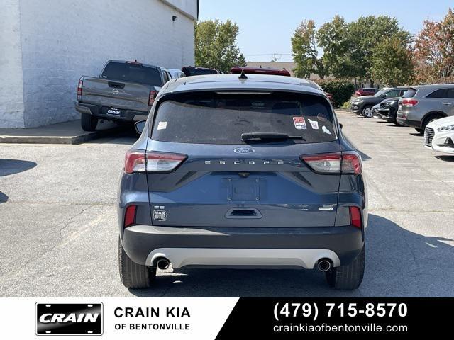 2020 ford escape se