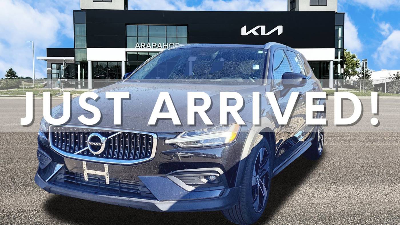 2022 volvo v60 cross country t5