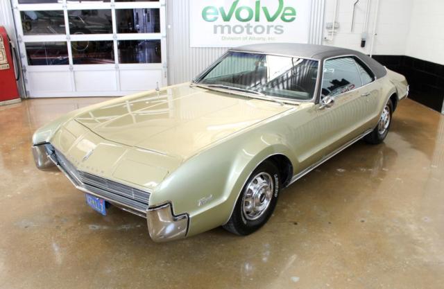 1967 oldsmobile toronado deluxe sauteme, blk cloth/vinyl