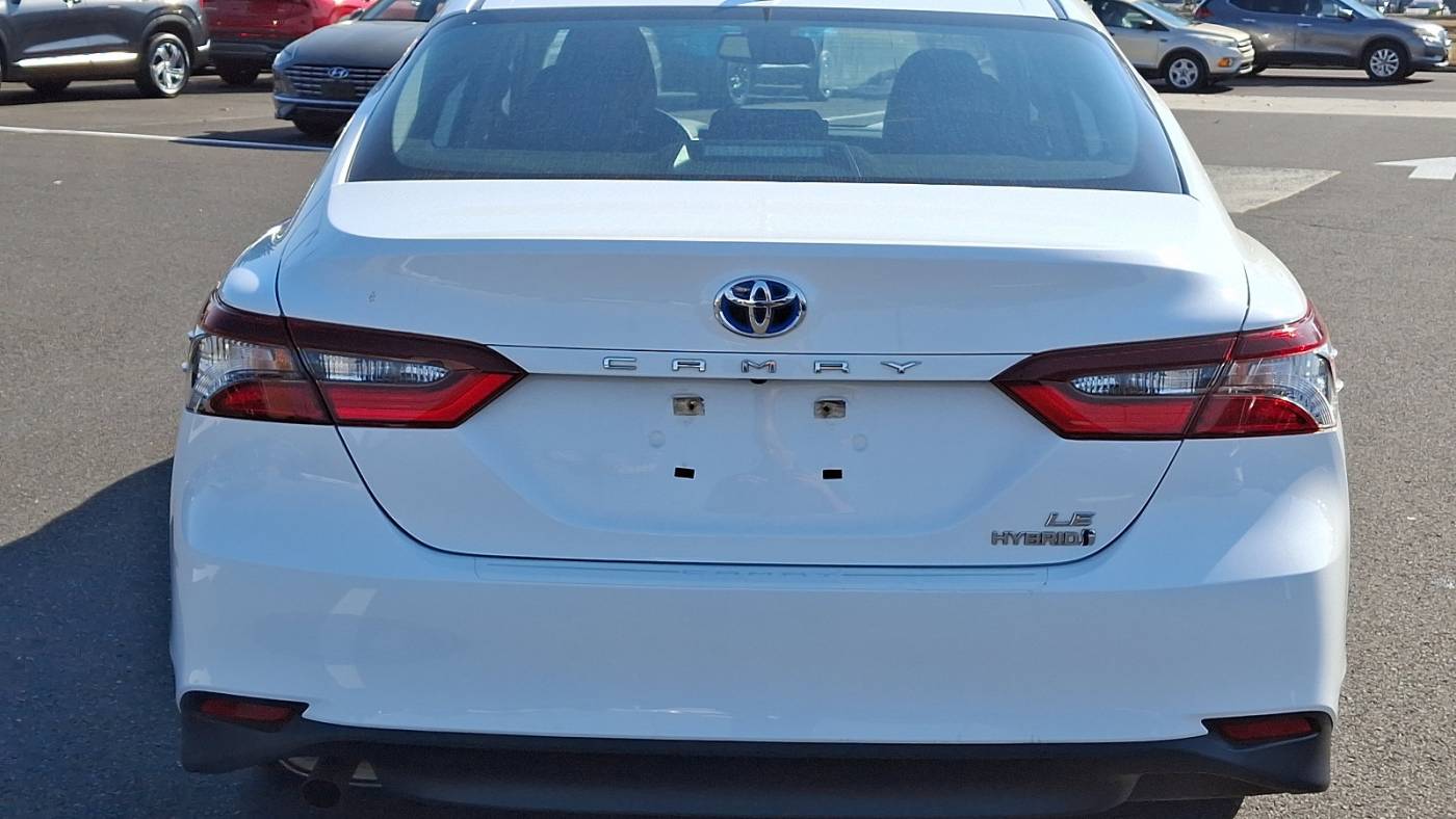 2022 toyota camry hybrid le