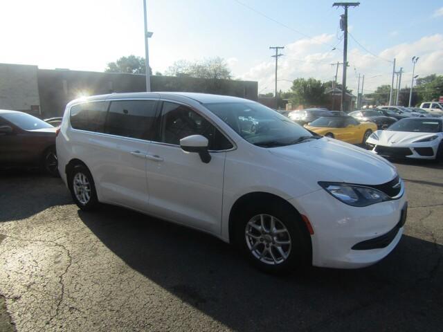 2020 chrysler voyager lx