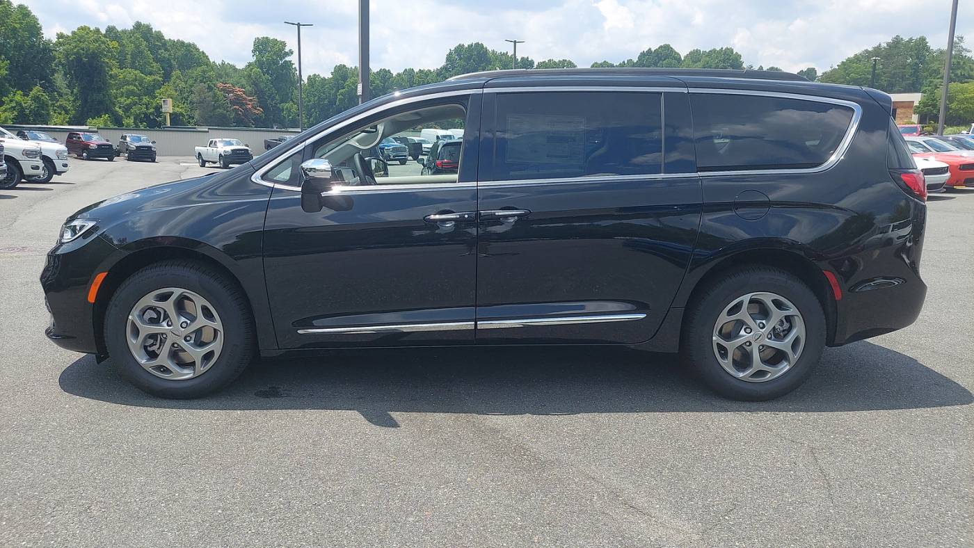 2022 chrysler pacifica limited