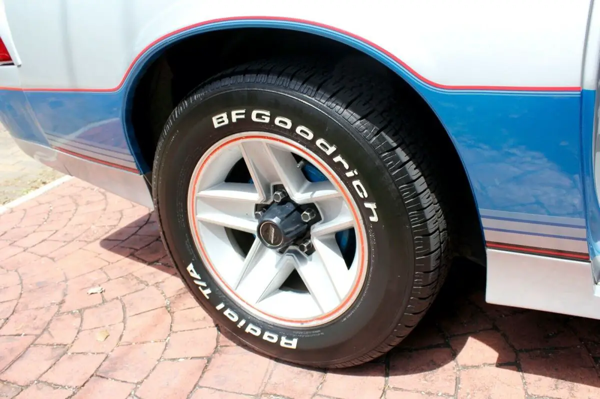 1982 chevrolet camaro z-28 indy 500 pace car