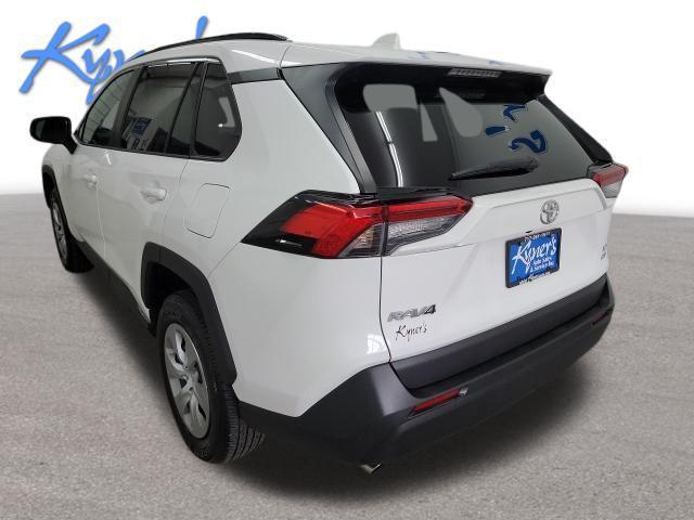 2021 toyota rav4 le