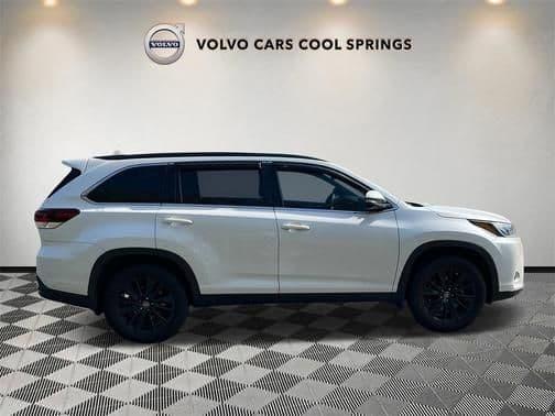 2019 toyota highlander se in nashville, tennessee