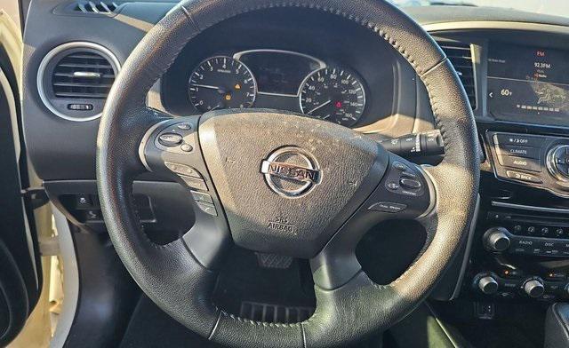 2019 nissan pathfinder sv