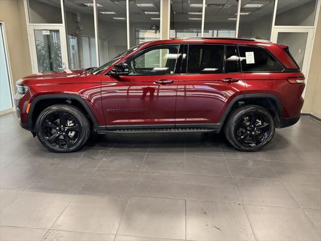 2022 jeep grand cherokee altitude