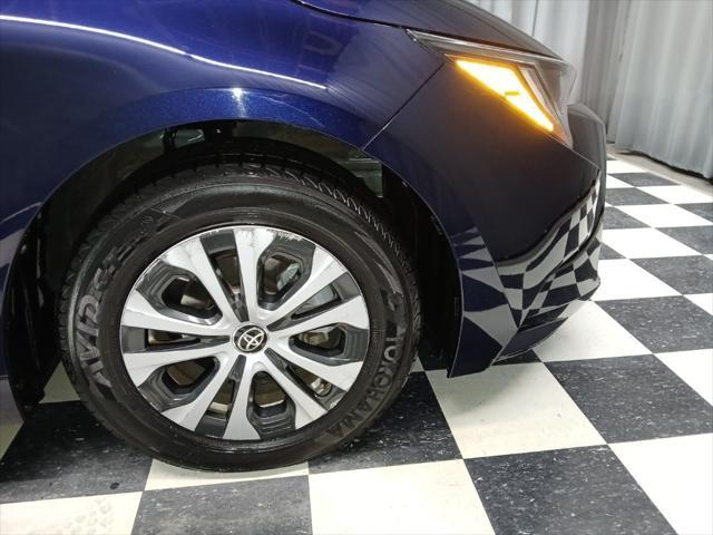 2022 toyota corolla hybrid le