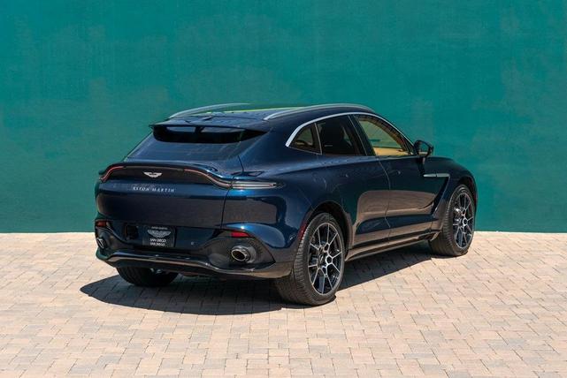 2021 aston martin dbx base