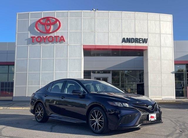 2022 toyota camry se