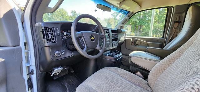 2017 chevrolet express 3500 lt