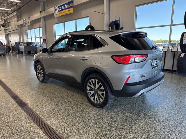 2022 ford escape titanium