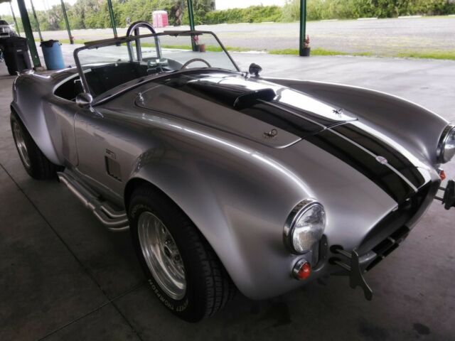 1965 ford cobra roadster
