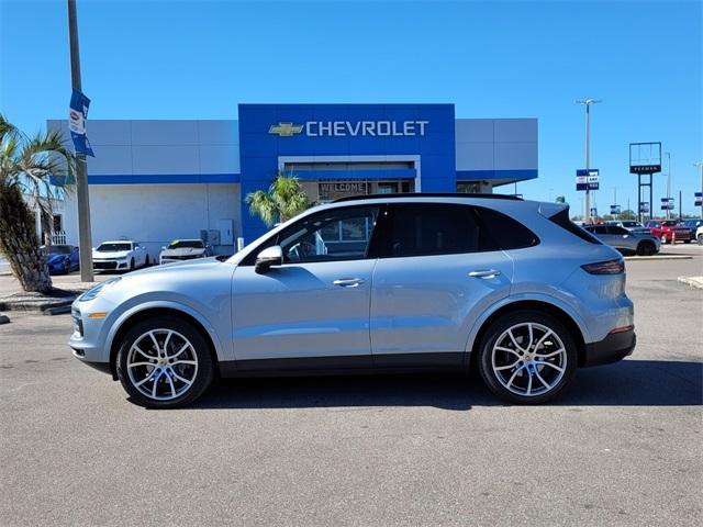 2020 porsche cayenne base