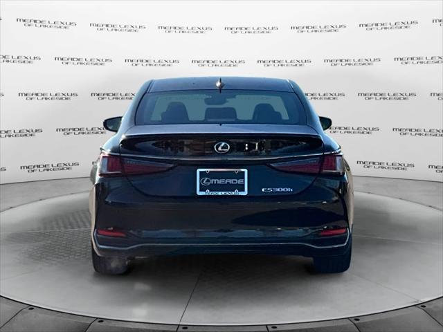 2022 lexus es 300h f sport