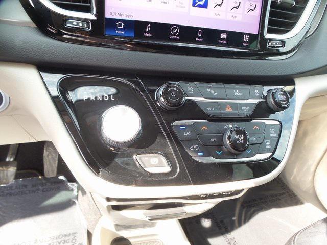 2022 chrysler pacifica touring-l