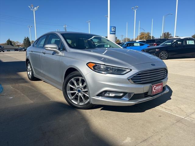 2017 ford fusion se