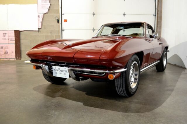 1967 corvette stingray coupe - marlboro maroon