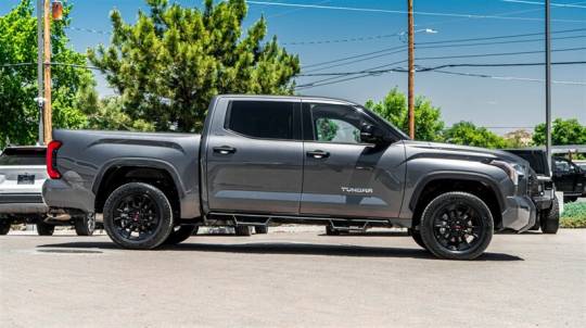2022 toyota tundra sr5