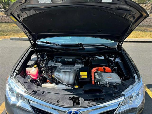 2014 toyota camry hybrid le