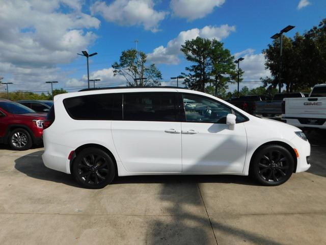 2020 chrysler pacifica touring l