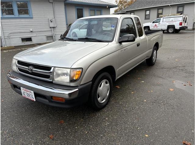 2000 toyota tacoma base