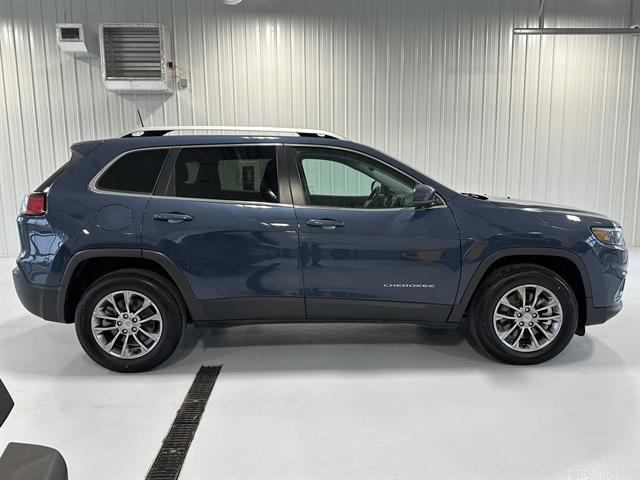 2021 jeep cherokee latitude lux